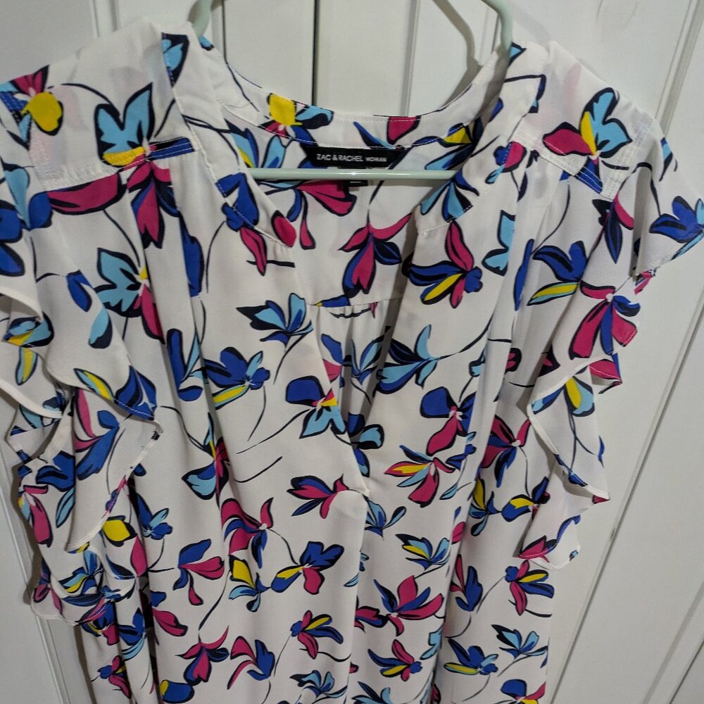 ~NWOT Just Beautiful Women's blouse